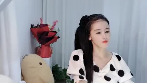 Snapshot of happyflower802318 chatting on 05-31-26, 02:35 Daisy online show from 05-31-26, 02:35