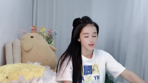 Snapshot of happyflower802318 chatting on 06-03-26, 02:33 Daisy online show from 06-03-26, 02:33