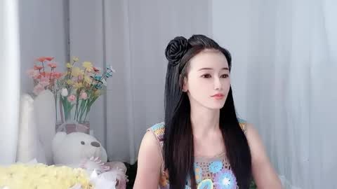 Snapshot of happyflower802318 chatting on 06-07-26, 01:10 Daisy online show from 06-07-26, 01:10