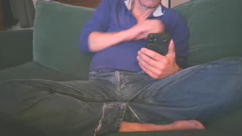 Snapshot of happymark31 chatting on 10-24-25, 09:11 mark online show from 10-24-25, 09:11