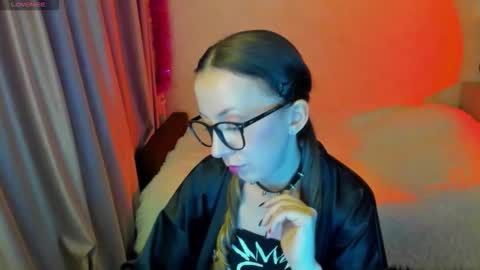 Stephanie online show from 10-12-25, 02:49