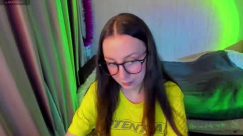 Stephanie online show from 11-06-25, 05:58