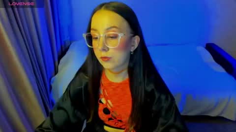 Stephanie online show from 06-19-26, 04:55