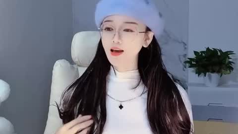 Daisy online show from 12-08-24, 03:43