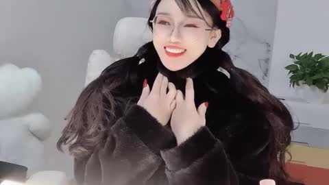 Daisy online show from 02-25-25, 02:58