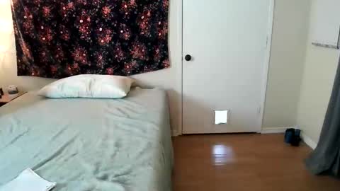 Leila online show from 06-08-26, 01:28