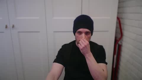 Snapshot of happyvelvetpaw chatting on 04-14-26, 03:29 happyvelvetpaw online show from 04-14-26, 03:29