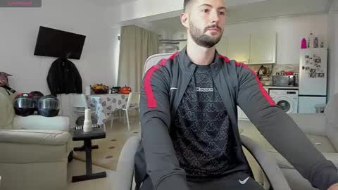 Snapshot of hard_chriss chatting on 10-20-25, 12:49 Hard Cock online show from 10-20-25, 12:49