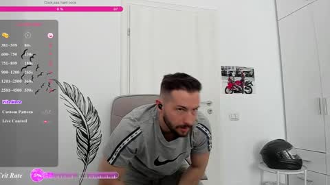 Snapshot of hard_chriss chatting on 04-25-26, 07:33 Hard Cock online show from 04-25-26, 07:33