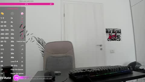 Snapshot of hard_chriss chatting on 05-18-26, 07:03 Hard Cock online show from 05-18-26, 07:03