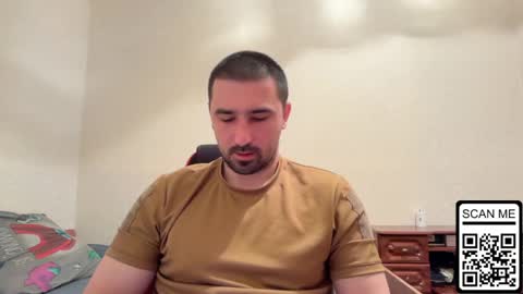 Snapshot of hard_to_obey chatting on 05-15-26, 06:26 Vadim online show from 05-15-26, 06:26