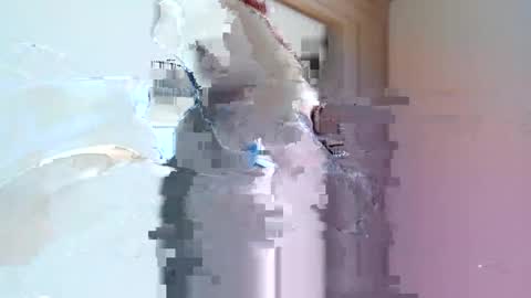 Snapshot of hardkore80 chatting on 12-26-24, 01:10 Laurent Laurente online show from 12-26-24, 01:10