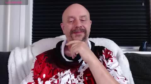 Snapshot of hardmrlazy chatting on 12-02-24, 06:10 MrLazy online show from 12-02-24, 06:10