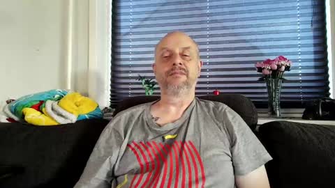 Snapshot of hardmrlazy chatting on 05-27-26, 05:32 MrLazy online show from 05-27-26, 05:32