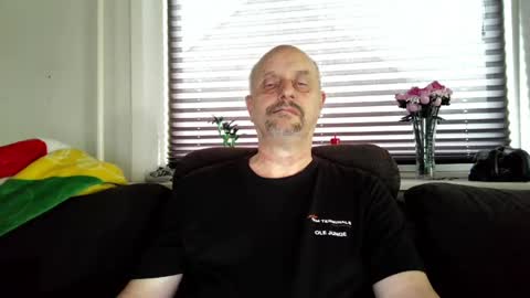Snapshot of hardmrlazy chatting on 06-02-26, 04:20 MrLazy online show from 06-02-26, 04:20