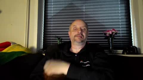 Snapshot of hardmrlazy chatting on 06-08-26, 06:08 MrLazy online show from 06-08-26, 06:08