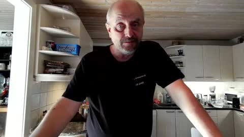 Snapshot of hardmrlazy chatting on 06-18-26, 04:55 MrLazy online show from 06-18-26, 04:55