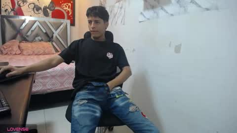 Snapshot of hardsexlove08 chatting on 05-21-26, 10:17 Andres Dean online show from 05-21-26, 10:17