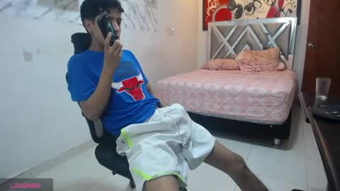 Snapshot of hardsexlove08 chatting on 05-29-26, 09:13 Andres Dean online show from 05-29-26, 09:13