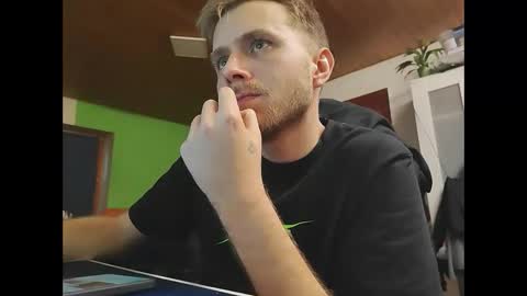 Snapshot of hardtechno_xxx chatting on 12-26-24, 07:35 hardtechno_xxx online show from 12-26-24, 07:35