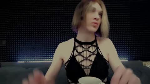 Miss Hardy online show from 03-06-26, 04:09