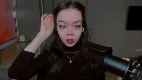 Snapshot of haribo_asmr chatting on 02-19-25, 08:12 Miss Hari online show from 02-19-25, 08:12