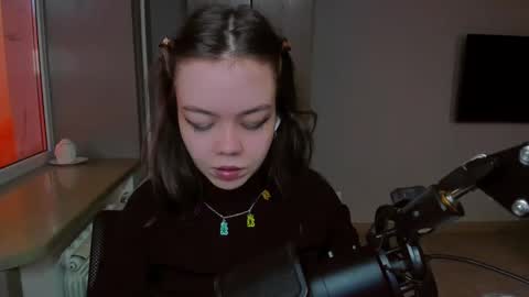 Snapshot of haribo_asmr chatting on 02-19-25, 11:17 Miss Hari online show from 02-19-25, 11:17