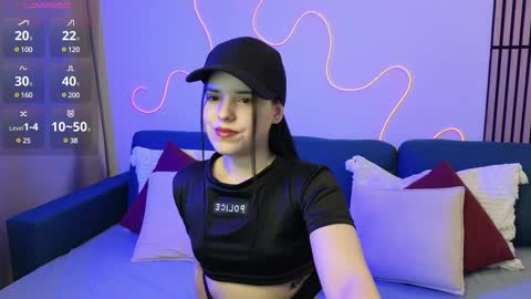 Snapshot of harleen_moore chatting on 02-14-25, 01:29 Harleen online show from 02-14-25, 01:29