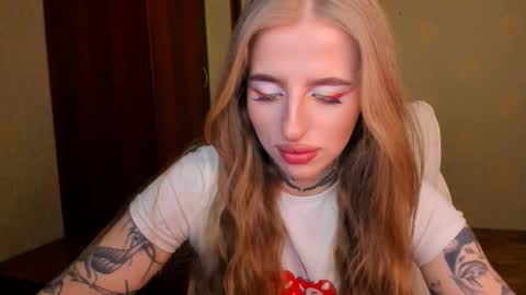 Julia online show from 02-06-26, 04:39