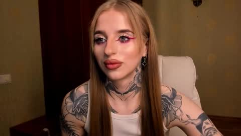 Julia online show from 03-10-26, 05:34