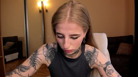 Julia online show from 03-30-26, 05:19