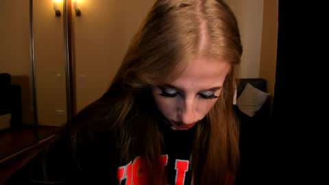 Julia online show from 06-12-26, 06:12