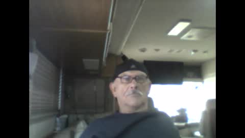 Snapshot of harleyrider69 chatting on 01-12-25, 09:51 Ride you good online show from 01-12-25, 09:51