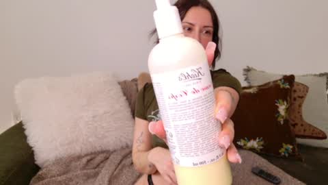 Snapshot of harlowblake___ chatting on 01-19-25, 03:42 HARLOW BLAKE online show from 01-19-25, 03:42