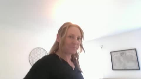 Snapshot of harmony_rose_xoxo chatting on 10-26-25, 04:46 Harmony online show from 10-26-25, 04:46