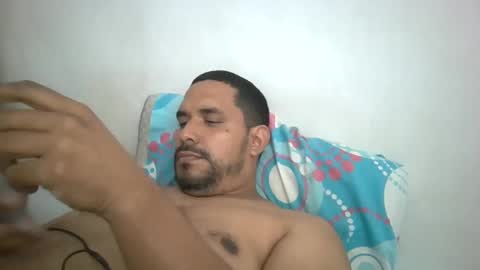 Snapshot of harpechediaz chatting on 10-25-25, 08:03 ricardo online show from 10-25-25, 08:03