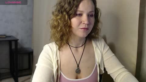 Snapshot of harpersweety chatting on 10-06-25, 06:49 Harper online show from 10-06-25, 06:49