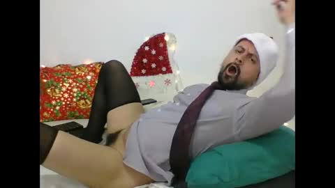 Snapshot of harry_goldenmillerx10fun chatting on 12-27-24, 09:43 Harry online show from 12-27-24, 09:43