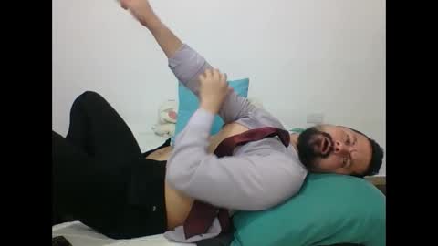 Snapshot of harry_goldenmillerx10fun chatting on 01-16-25, 02:19 Harry online show from 01-16-25, 02:19