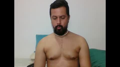 Snapshot of harry_goldenmillerx10fun chatting on 02-11-25, 12:38 Harry online show from 02-11-25, 12:38