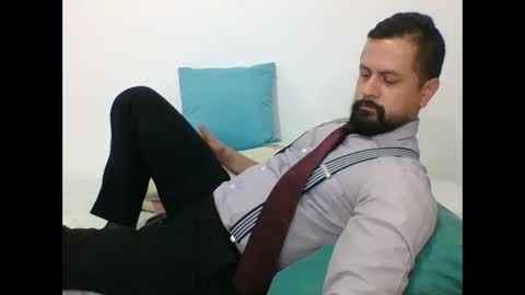 Snapshot of harry_goldenmillerx10fun chatting on 03-12-25, 09:03 Harry online show from 03-12-25, 09:03