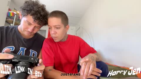 Snapshot of harry_jen chatting on 09-26-25, 08:51 TAP HERE choise Harry tattoo on chest Jen curls hair online show from 09-26-25, 08:51