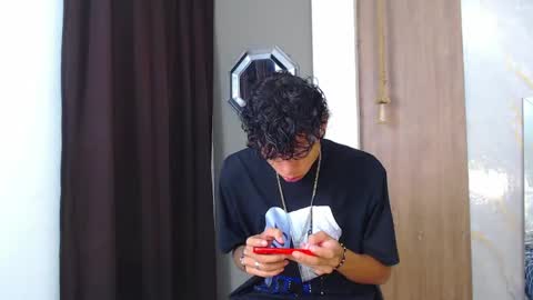 Snapshot of harry_jhonsonn chatting on 04-13-26, 12:27 Harry online show from 04-13-26, 12:27