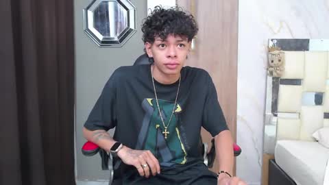 Snapshot of harry_jhonsonn chatting on 04-28-26, 09:20 Harry online show from 04-28-26, 09:20