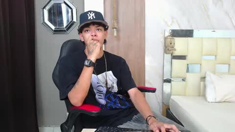 Snapshot of harry_jhonsonn chatting on 05-02-26, 01:32 Harry online show from 05-02-26, 01:32