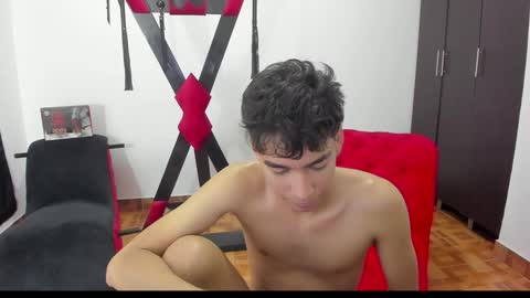 Snapshot of harry_latinboy chatting on 01-10-25, 11:29 Harry online show from 01-10-25, 11:29