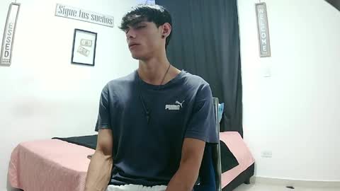 Snapshot of harrythomson1 chatting on 05-01-26, 12:15 harry thomson online show from 05-01-26, 12:15