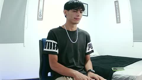 Snapshot of harrythomson1 chatting on 06-19-26, 10:41 harry thomson online show from 06-19-26, 10:41