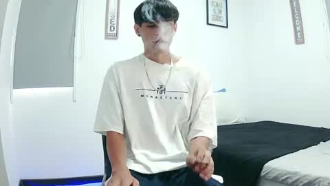 Snapshot of harrythomson1 chatting on 06-20-26, 02:42 harry thomson online show from 06-20-26, 02:42