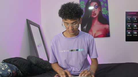 Snapshot of harrytwink18 chatting on 01-28-25, 01:38 HARRY online show from 01-28-25, 01:38